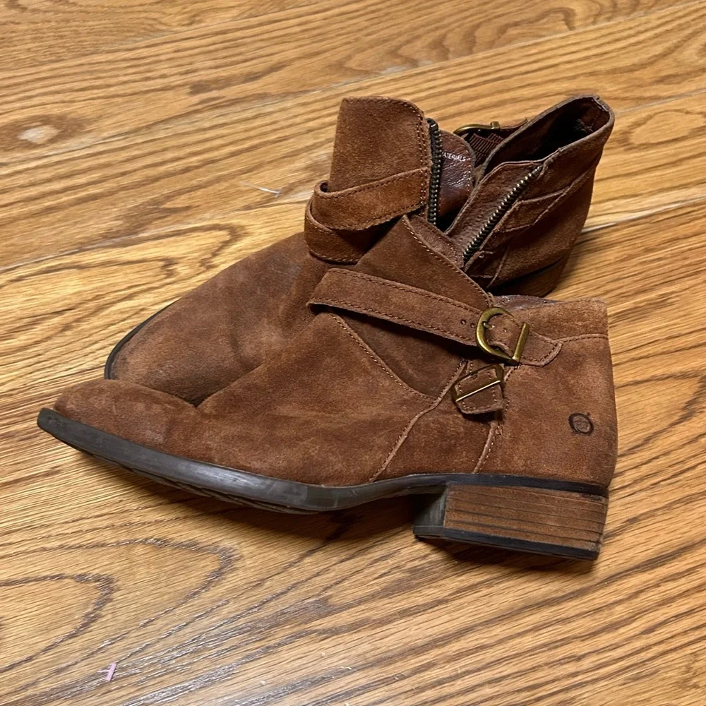 Born Brown Suede Leather‎ Ankle Boots Size 9M– Side Zip Buckle Strap Booties
